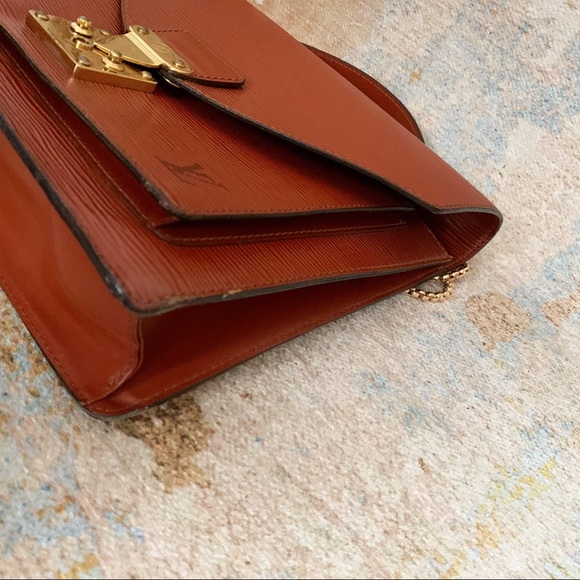 Authentic Louis Vuitton Epi Monceau Handbag - Picture 8 of 15